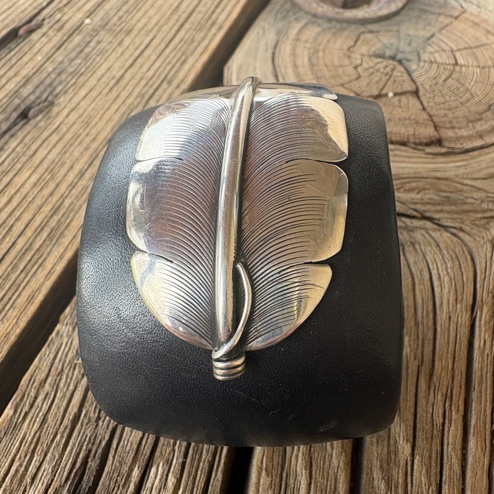 Sterling Silver Feather Black Leather Cuff Native American Bracelet - Picture 2 of 13